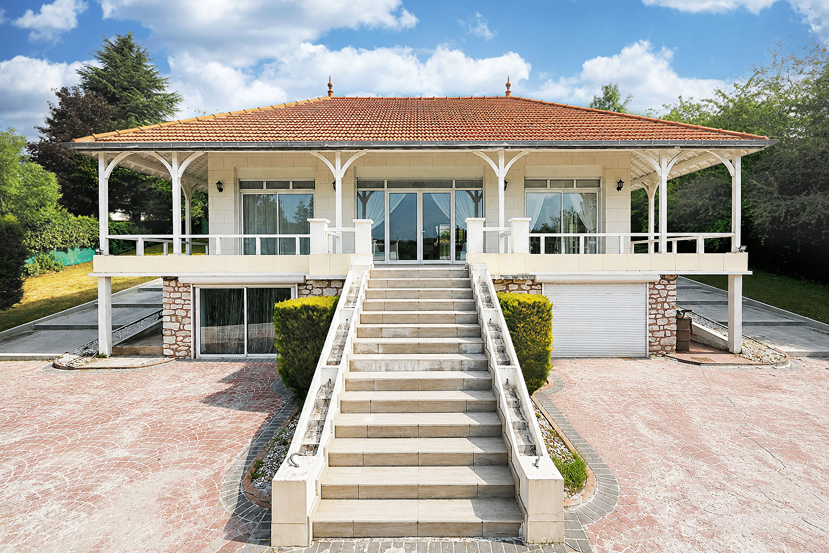 Agence immobilière de ESPACES ATYPIQUES FONTAINEBLEAU