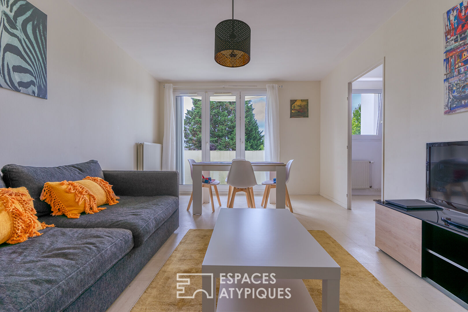 Photo Lumineux Trois pièces dans le quartier de Toutes Aides image 2/5