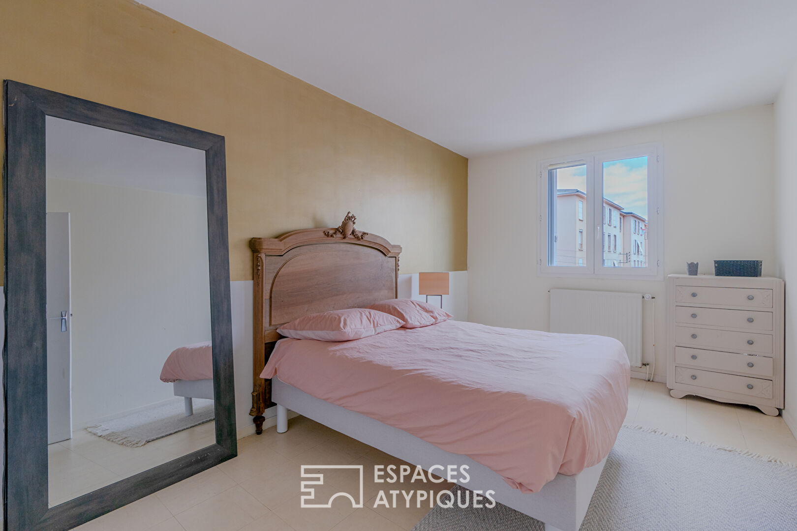 Photo Lumineux Trois pièces dans le quartier de Toutes Aides image 5/5