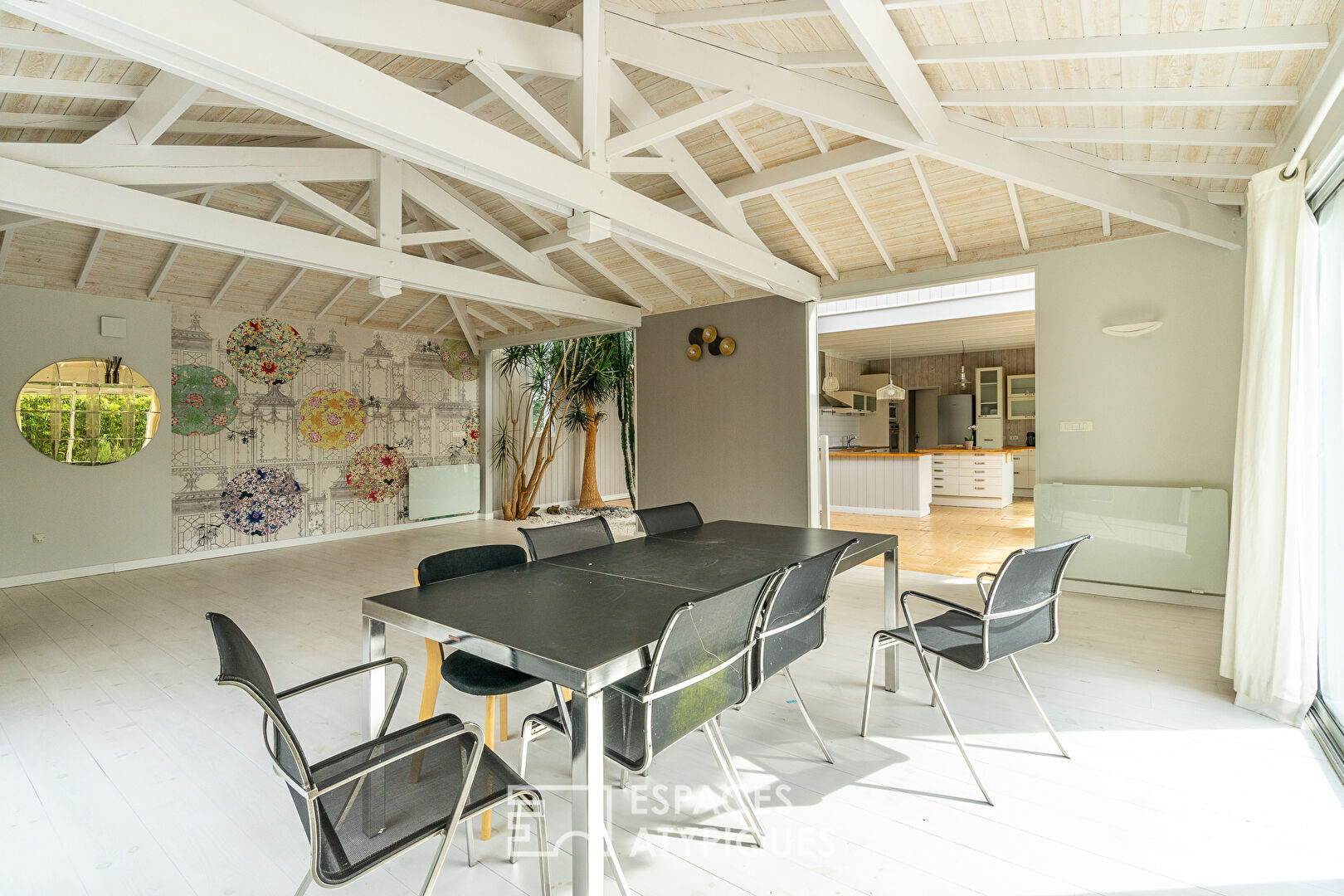 Photo L'inattendue : élégante villa avec patio intérieur et piscine image 3/6