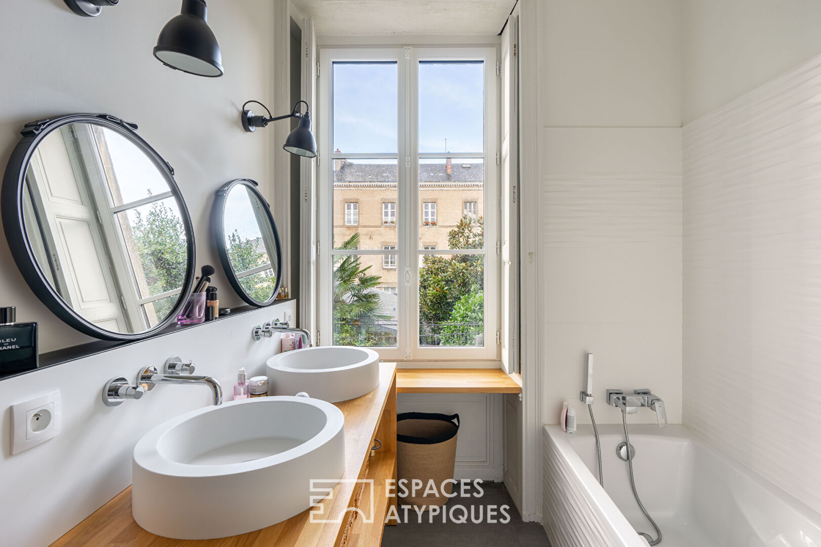 Photo Elégant appartement au charme de l'ancien quartier Talensac - Bords de l'Erdre image 5/6