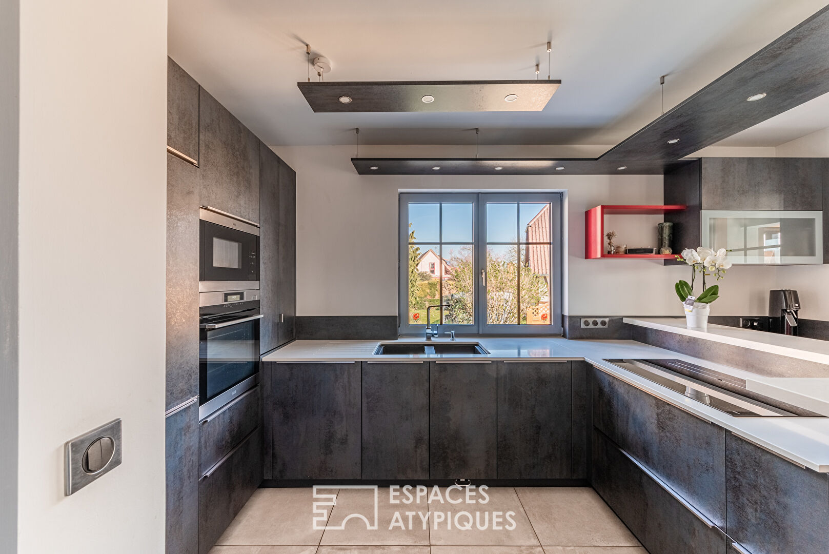 Photo Maison familiale avec jardin et piscine image 2/6