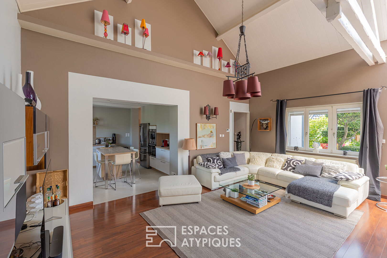 Photo Maison familiale avec piscine et dépendance image 6/6