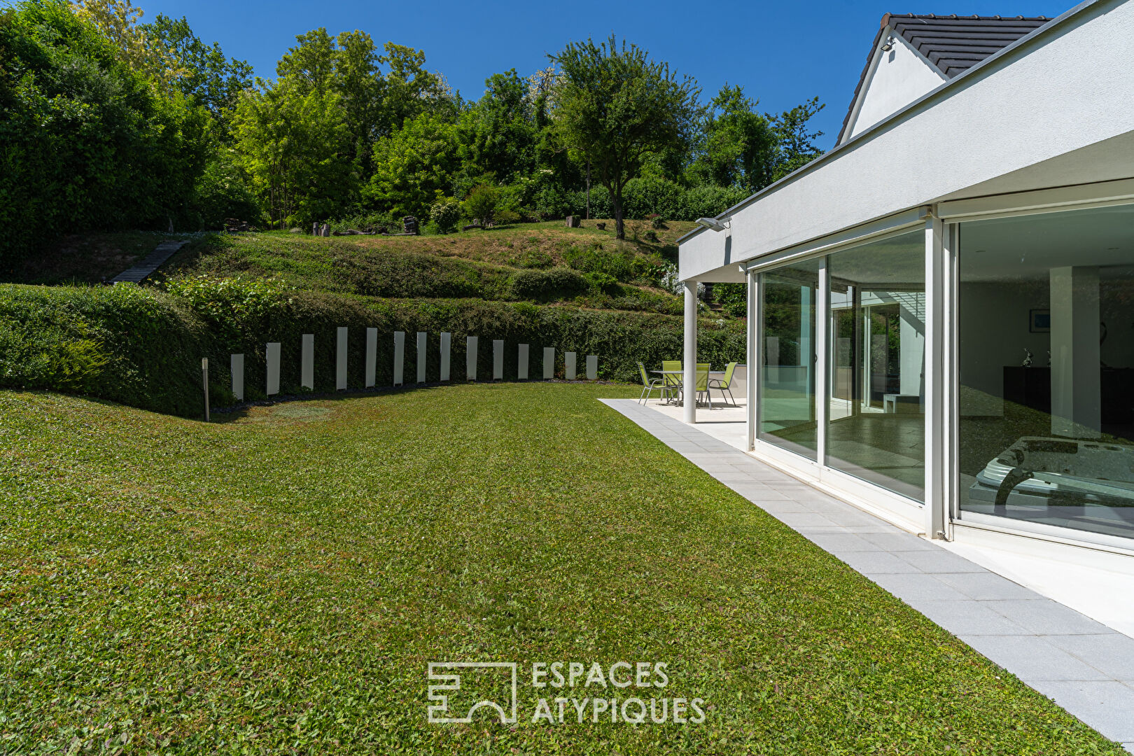 Photo Maison contemporaine sur les hauteurs avec vue Cathédrale image 3/6