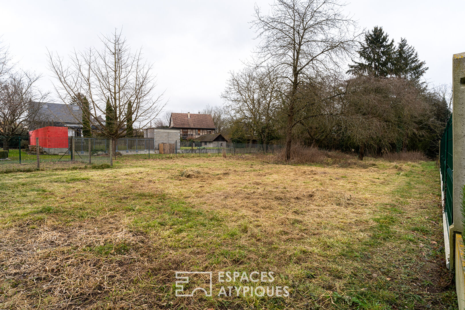 Photo Maison de 1935 et son vaste terrain image 6/6