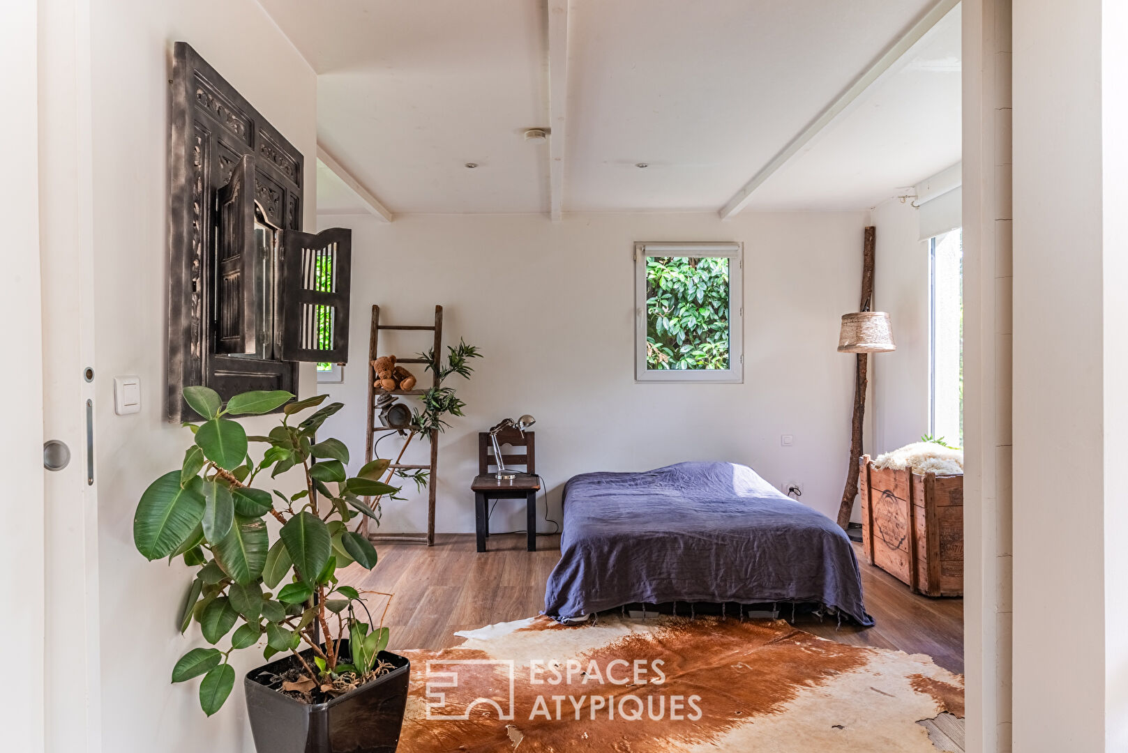 Photo Maison de caractère et sa piscine au bord de l'eau image 4/5