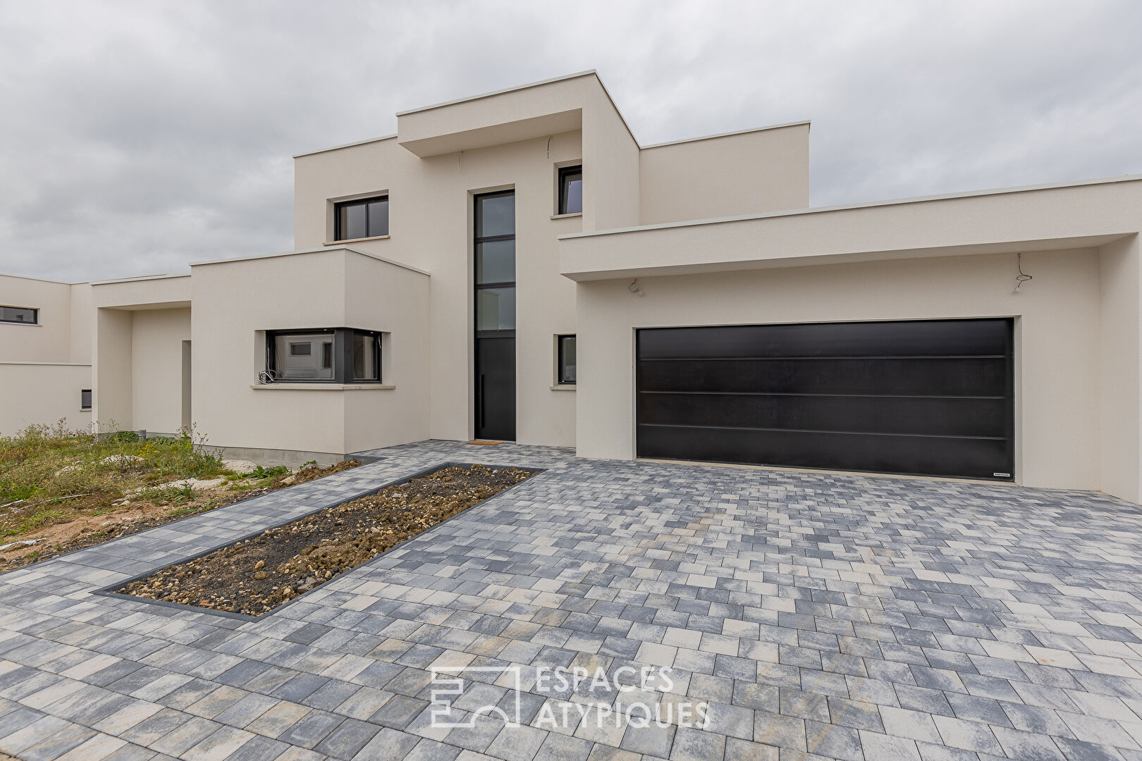 Photo Contemporaine d'exception avec vue sur le golf image 2/6