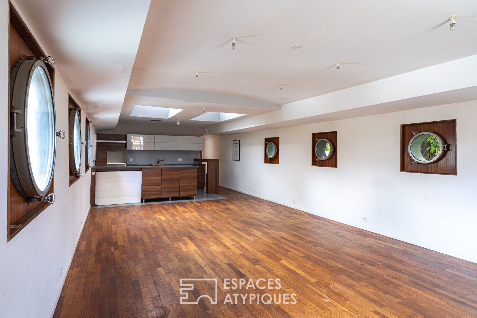 Photo Péniche Freycinet et sa terrasse plein ciel image 4/6