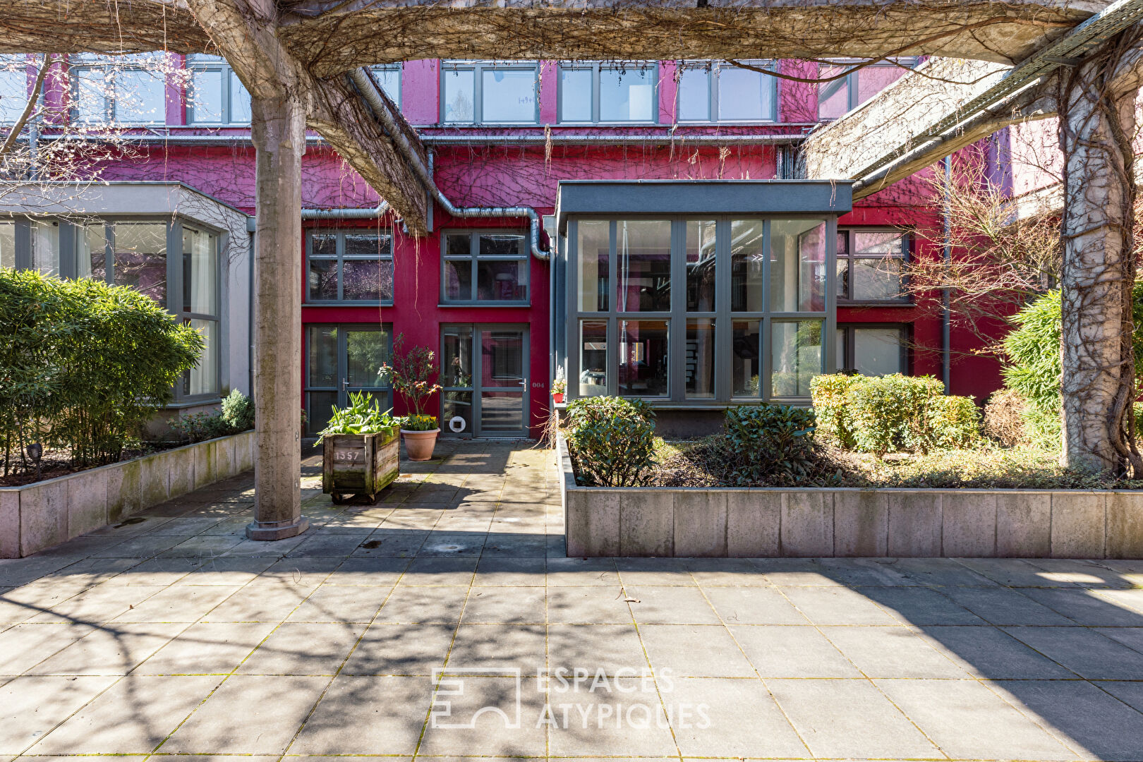 Photo Loft chaleureux dans un bâtiment chargé d'histoire image 5/6