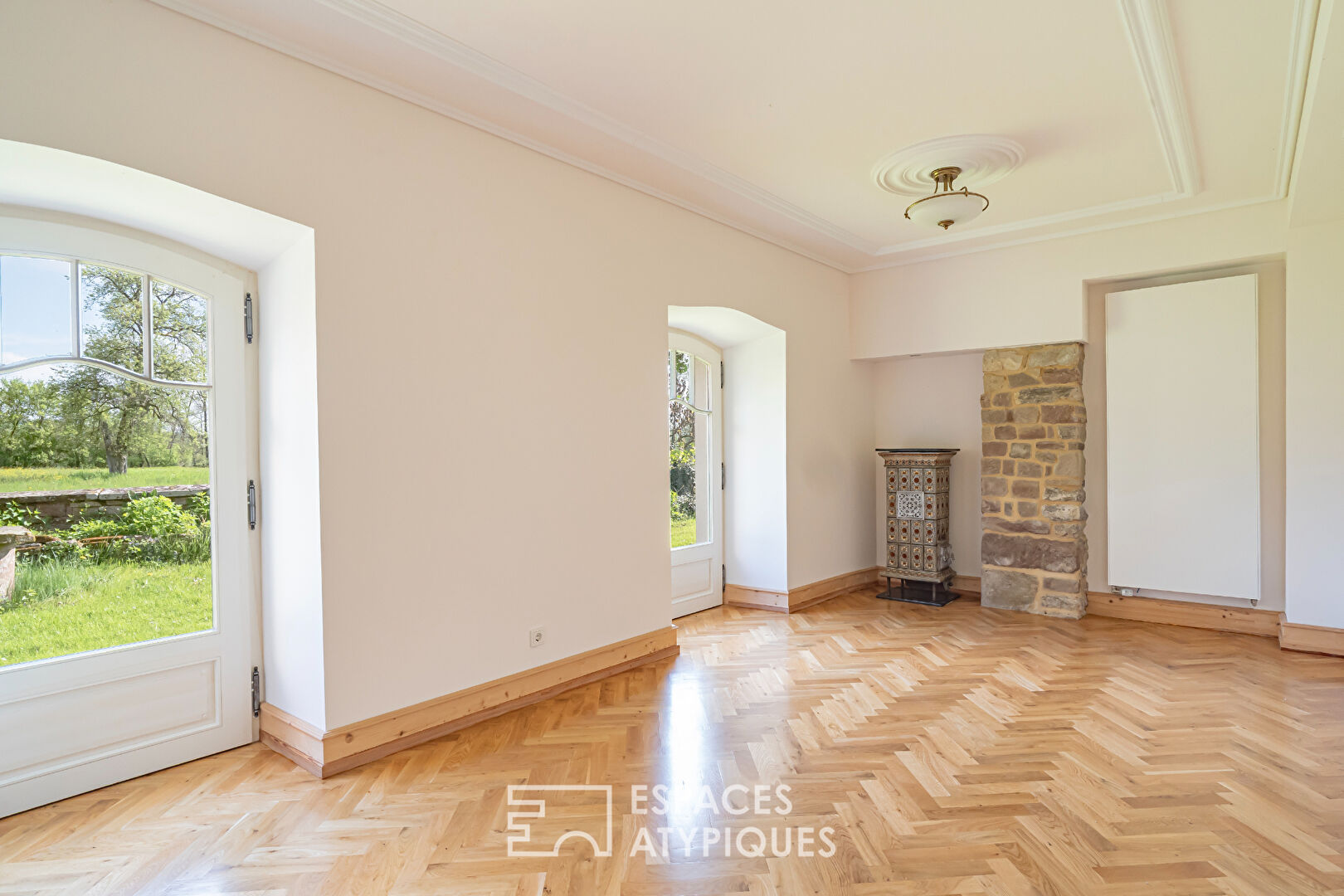 Photo Domaine du XIXème au pied d'un château image 2/6