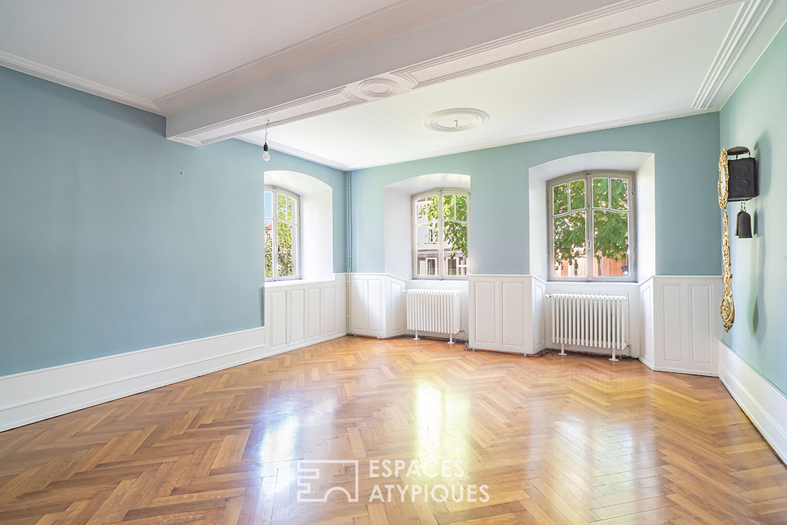 Photo Domaine du XIXème au pied d'un château image 3/6