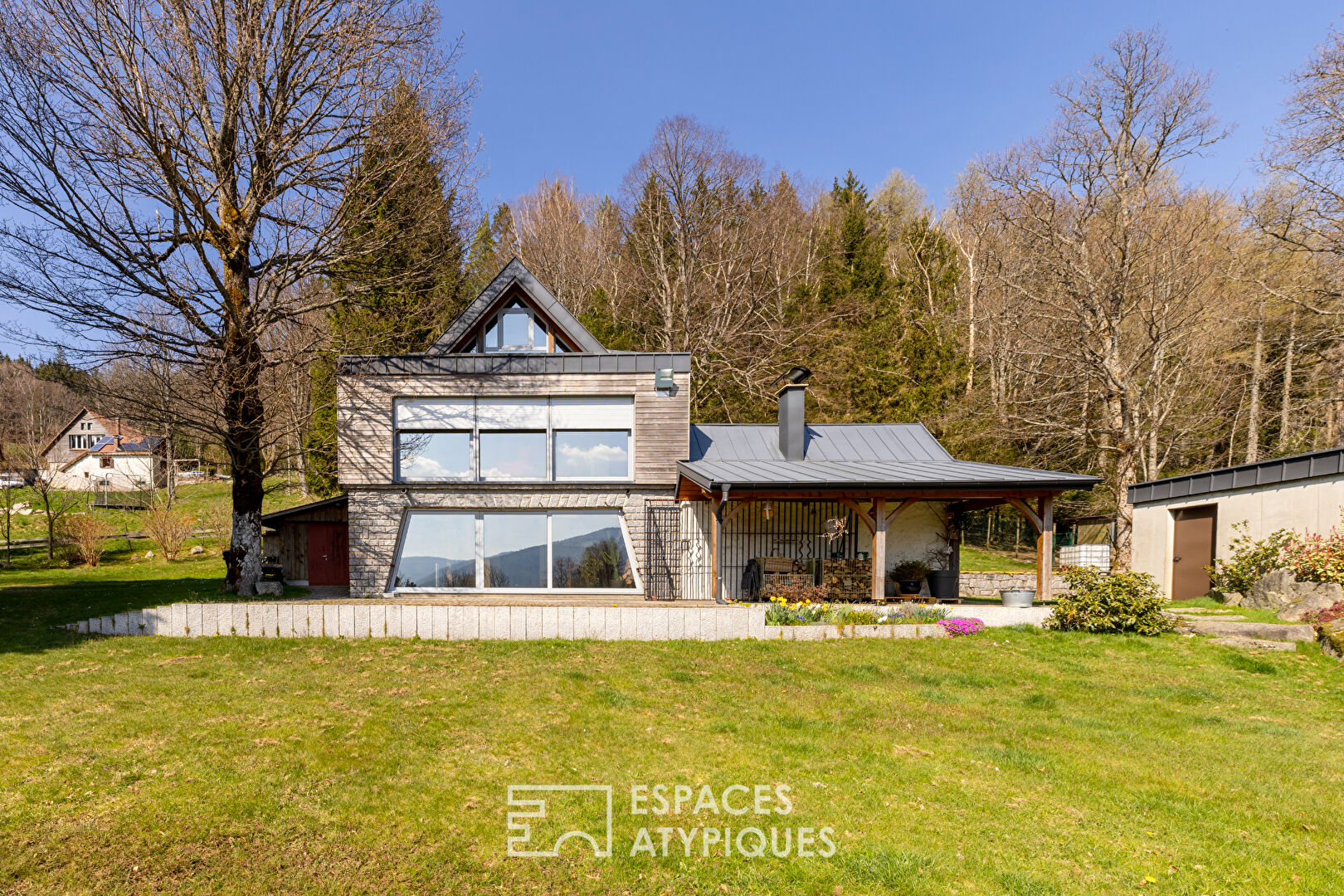Photo Ferme rénovée avec vue imprenable sur un domaine de 2,5 ha image 5/6