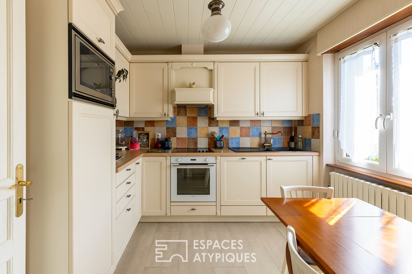 Photo Maison familiale avec vue dégagée sur la verdure image 4/6