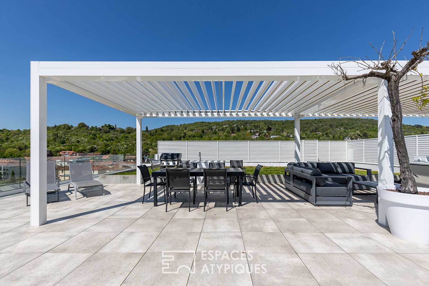 Photo Penthouse d'exception et sa vue imprenable image 2/6