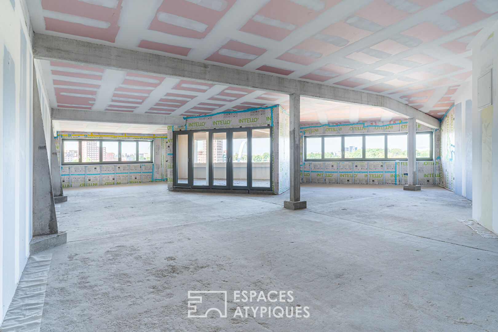 Photo Plateau brut à aménager dans une ancienne imprimerie image 2/6