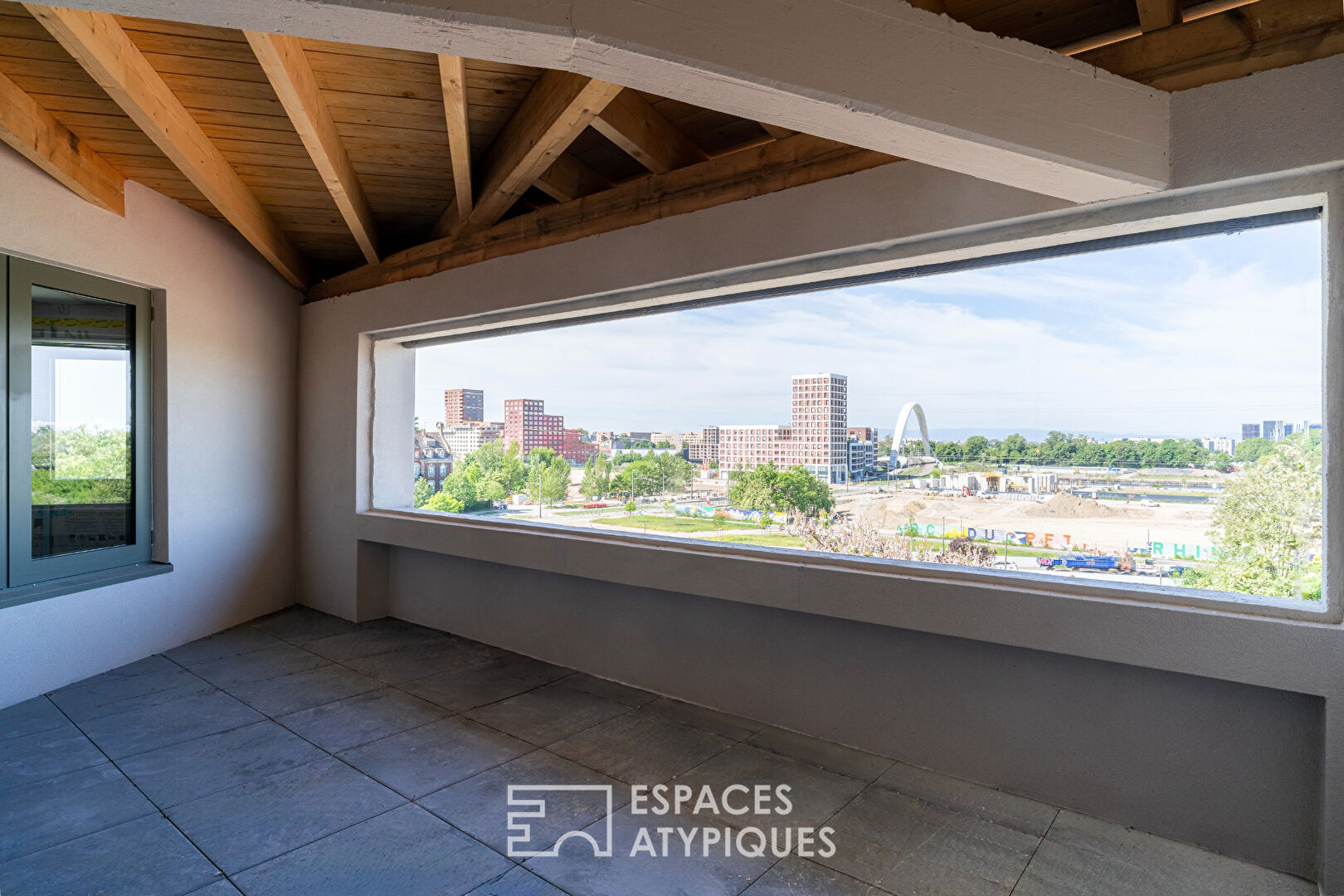 Photo Plateau brut à aménager dans une ancienne imprimerie image 3/6