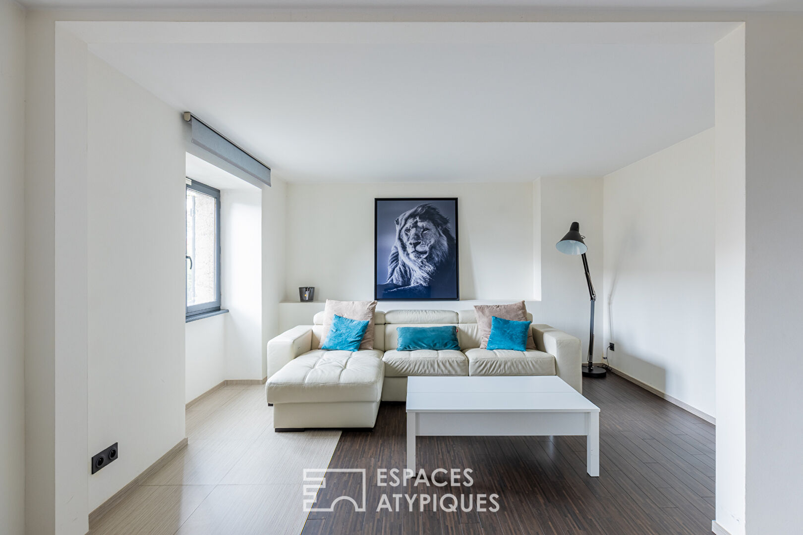 Maison rénovée avec dépendances et jardin