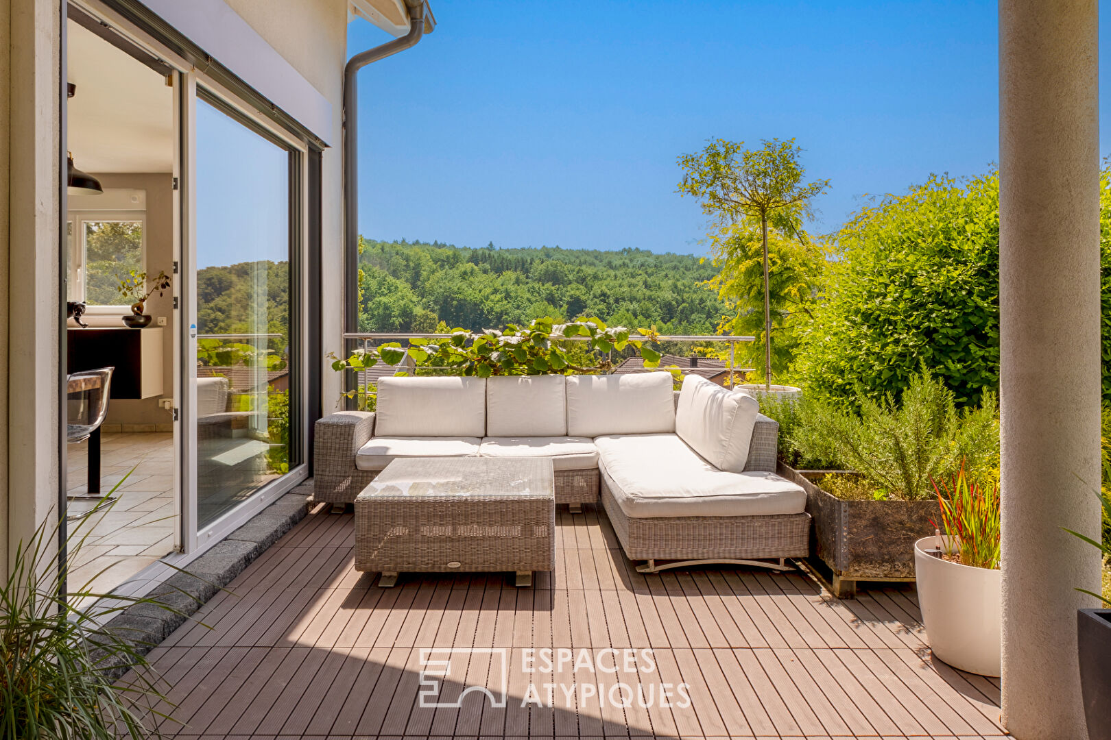 Photo Maison contemporaine avec espace bien être et vue dominante image 5/6