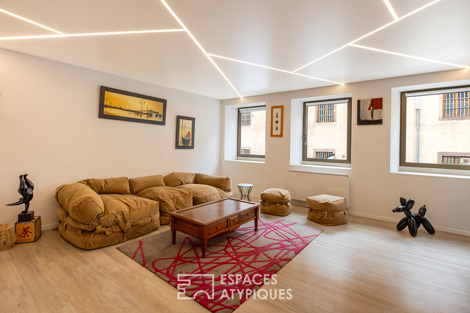 Photo Ensemble immobilier singulier en centre-ville image 6/6