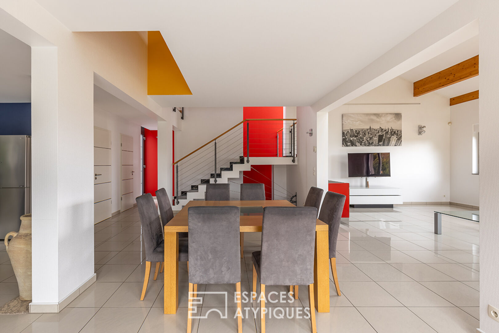 Photo Lumineuse villa d'architecte avec piscine image 6/6