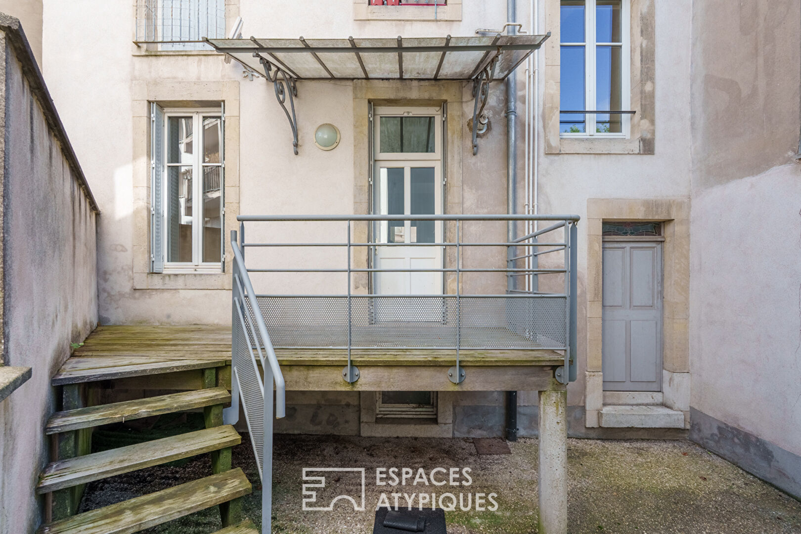 Photo Appartement avec terrasse et cour privative image 3/6