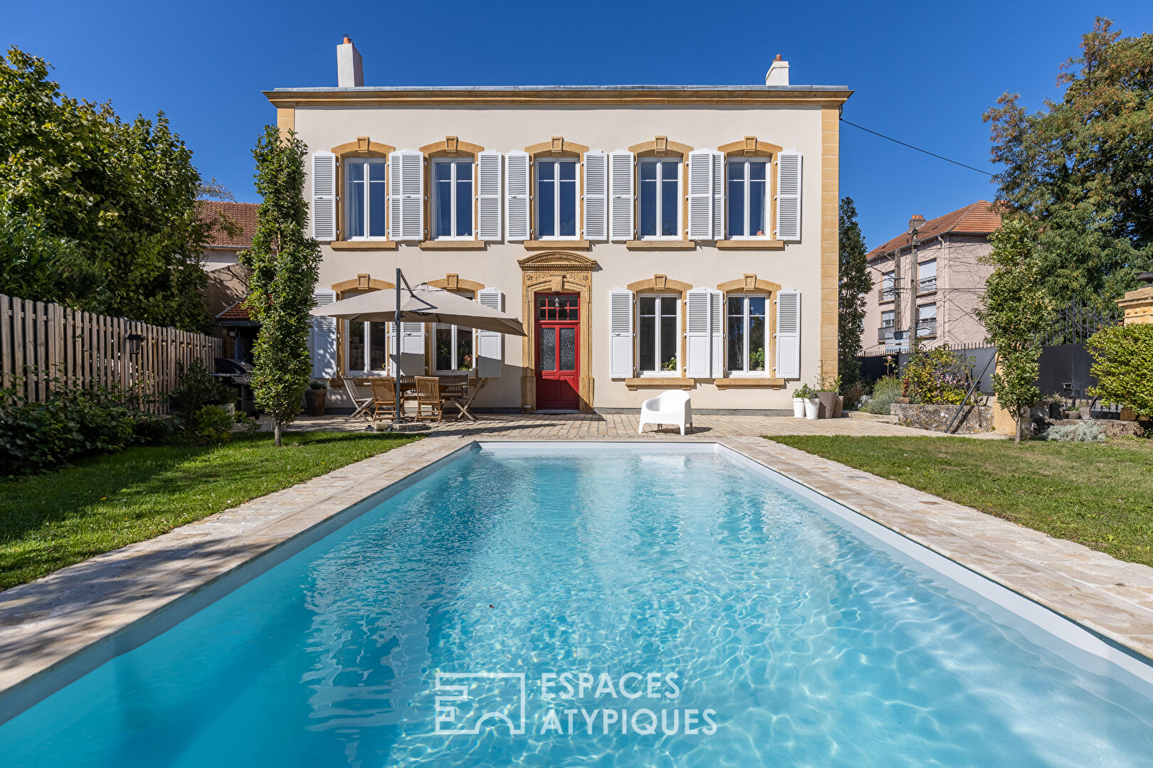 Maison lorraine rénovée avec piscine