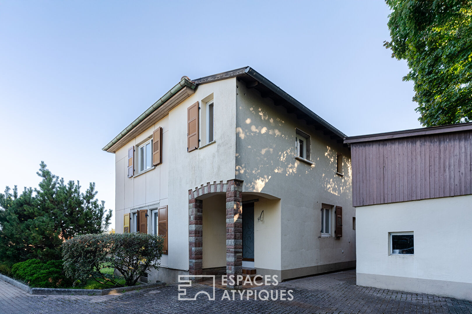 Photo Maison à rénover et son vaste terrain avec verger image 3/6