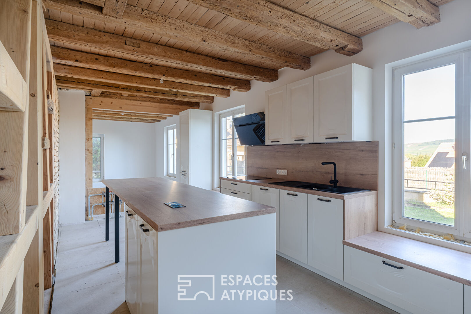 Photo Maison à rénover et son vaste terrain avec verger image 5/6