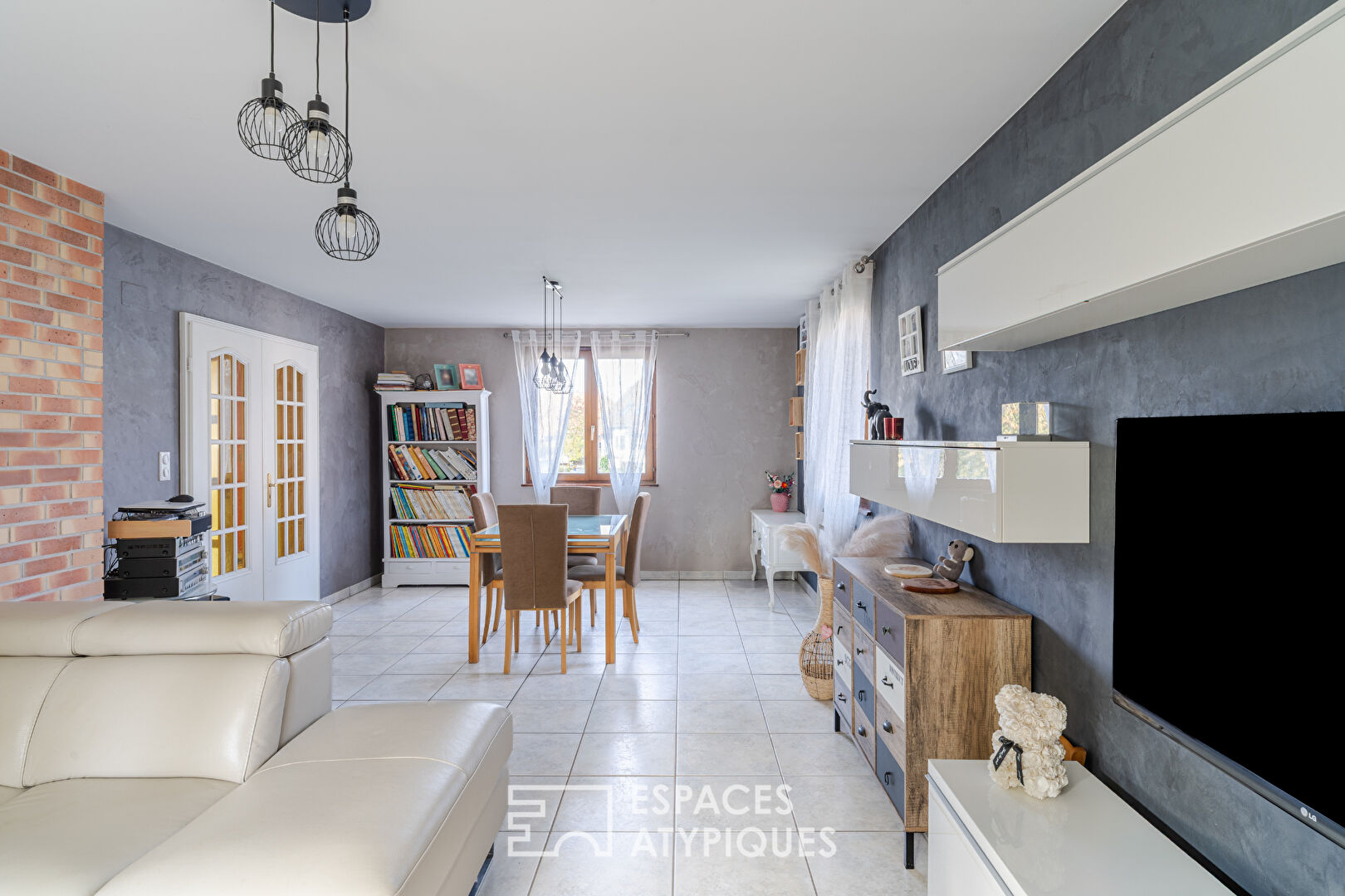 Maison familiale et son jardin arboré