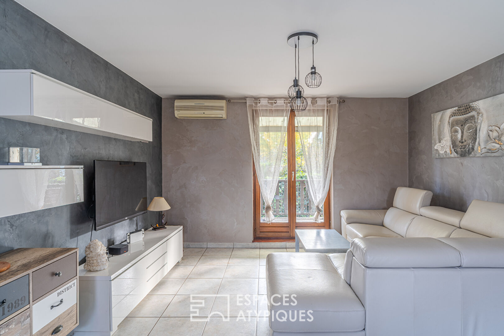 Maison familiale et son jardin arboré