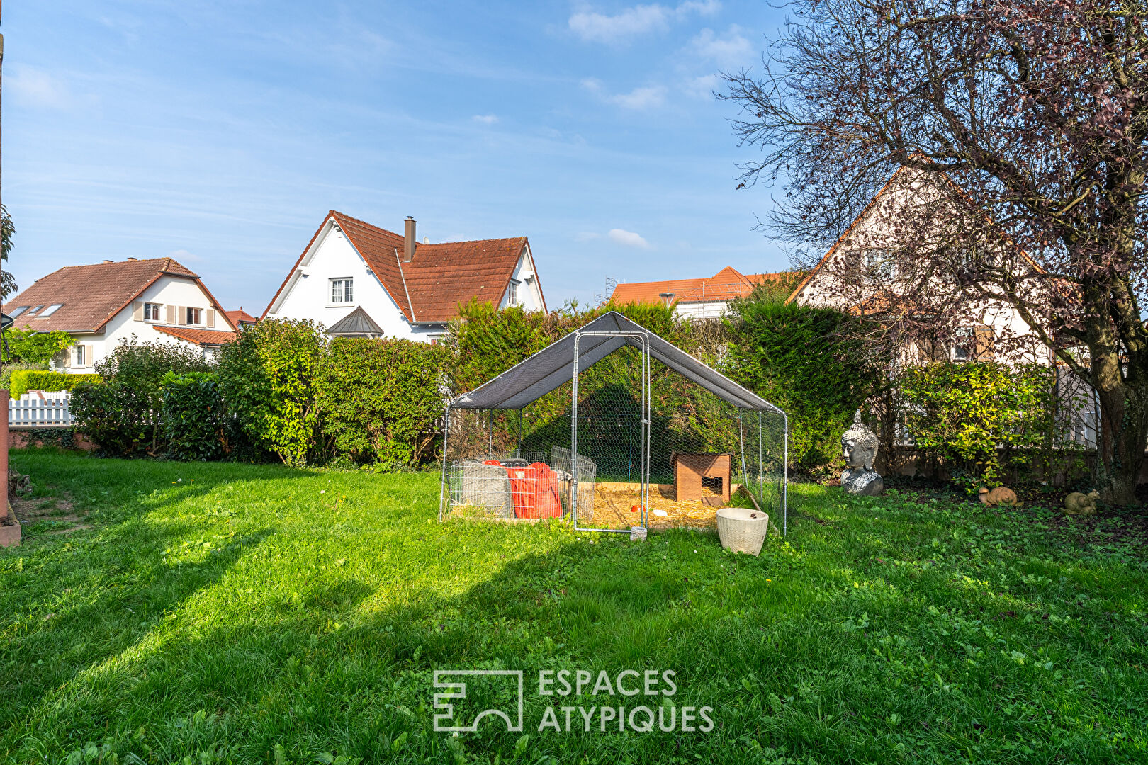 Photo Maison familiale et son jardin arboré image 2/6
