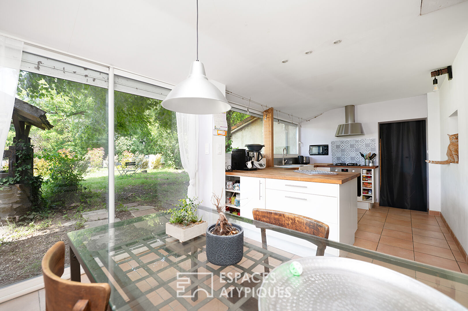 Coquette maison de village avec jardin