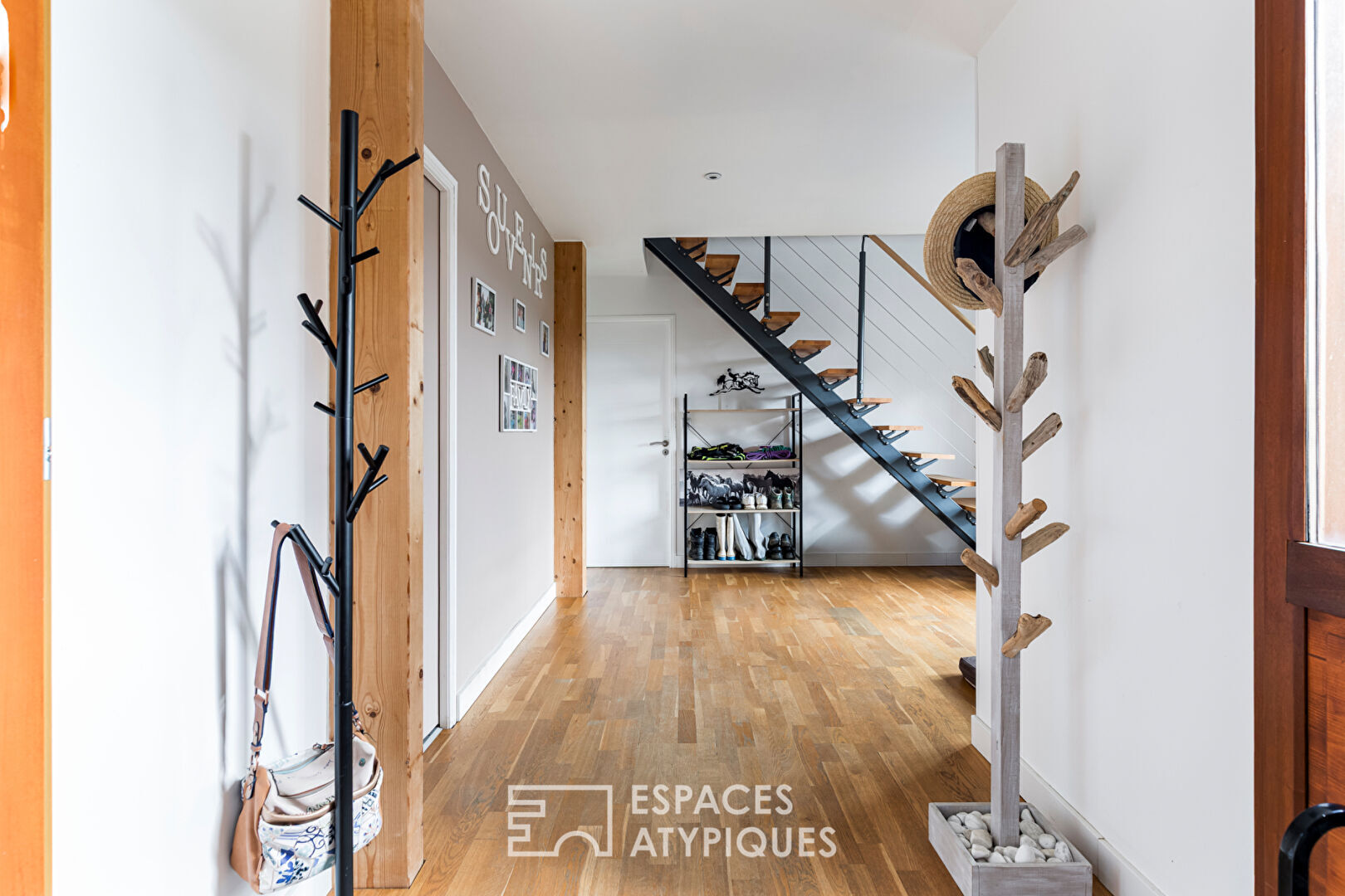 Maison contemporaine et panorama pyrénéen entre Auch et Toulouse