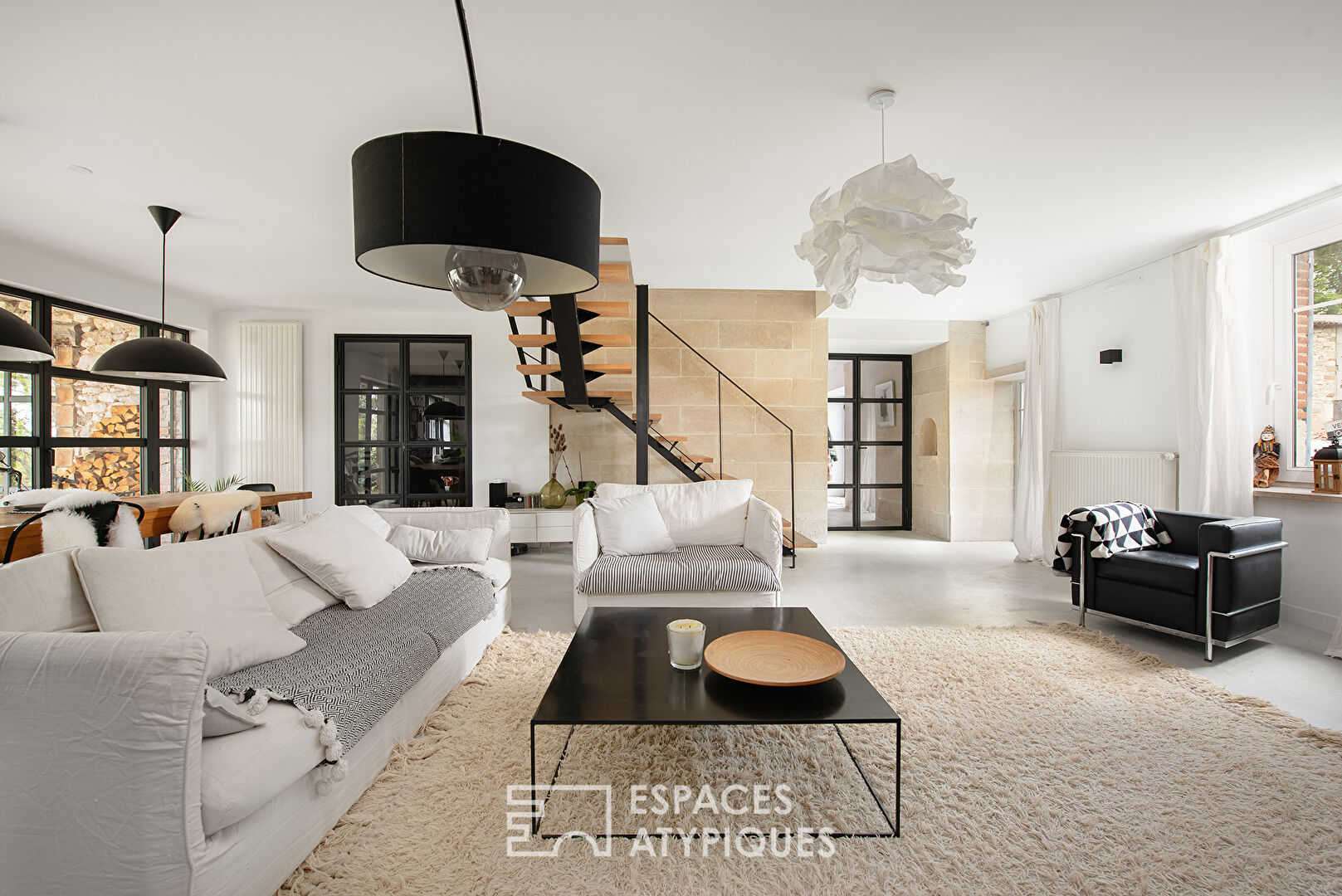 Maison de caractère rénovée avec piscine et jardin paysager à proximité d'ALBI