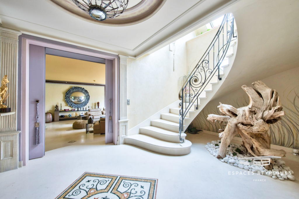 Maison d'architecte avec piscine intérieure Saint-Nom-la-Bretêche 78860