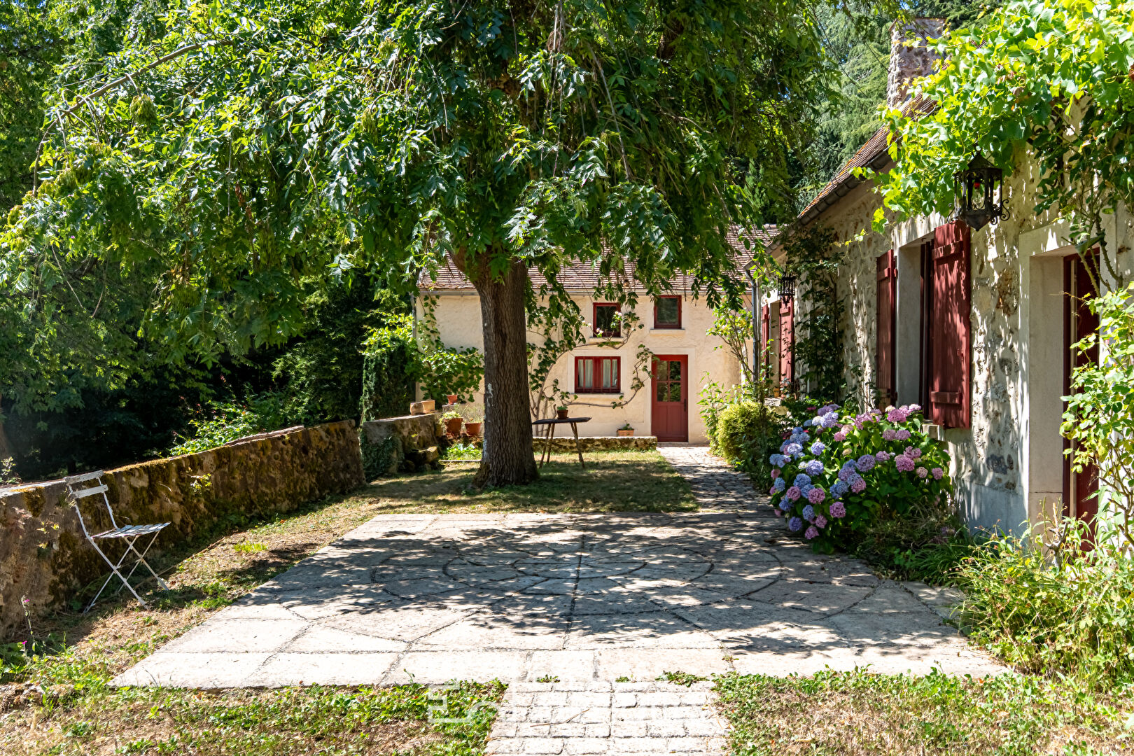 L'Authentique La maison Rouge, un charme d'antan en pleine nature