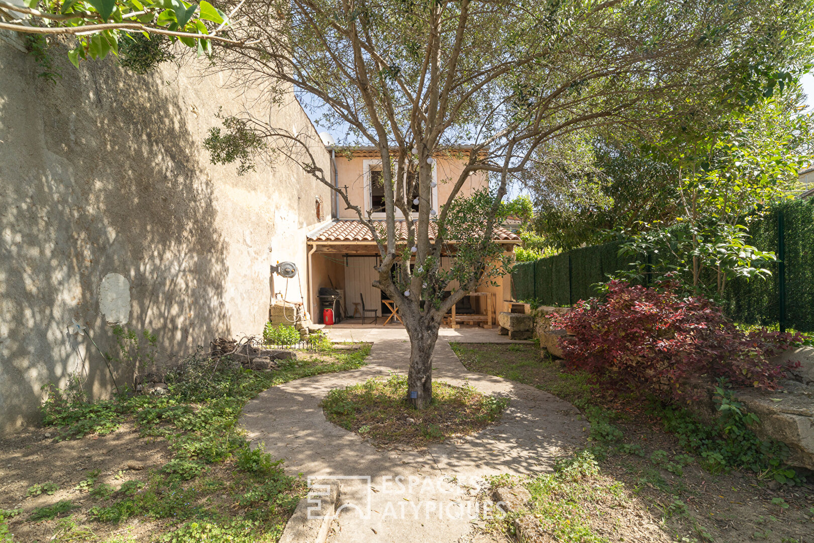 Maison vigneronne, volumes, lumière et potentiel multiple