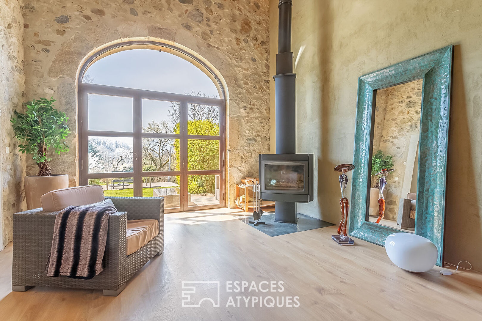 Agence immobilière de ESPACES ATYPIQUES ANNECY - ESPACES ATYPIQUES ANNECY