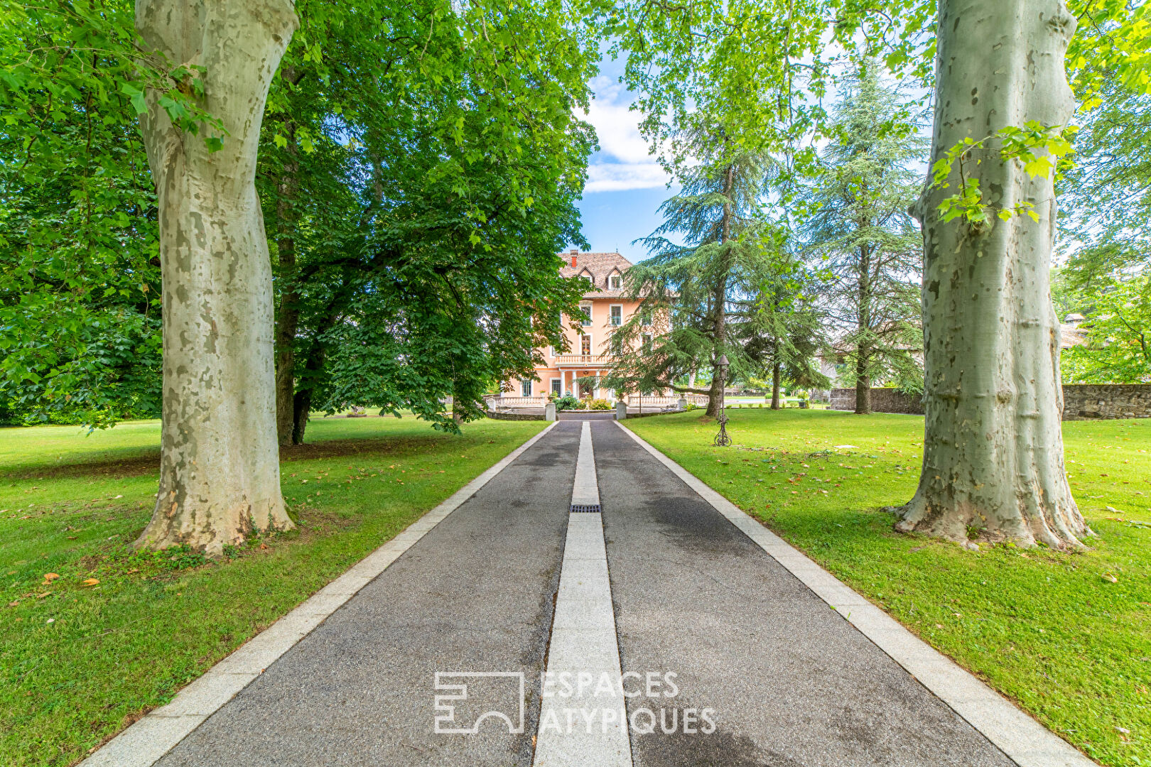 Agence immobilière de ESPACES ATYPIQUES ANNECY - ESPACES ATYPIQUES ANNECY