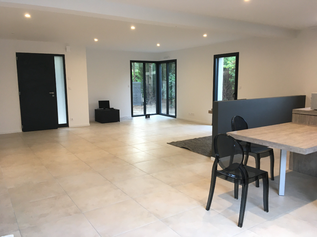 Photo Maison 6 pièce(s) 145 m2 image 4/6