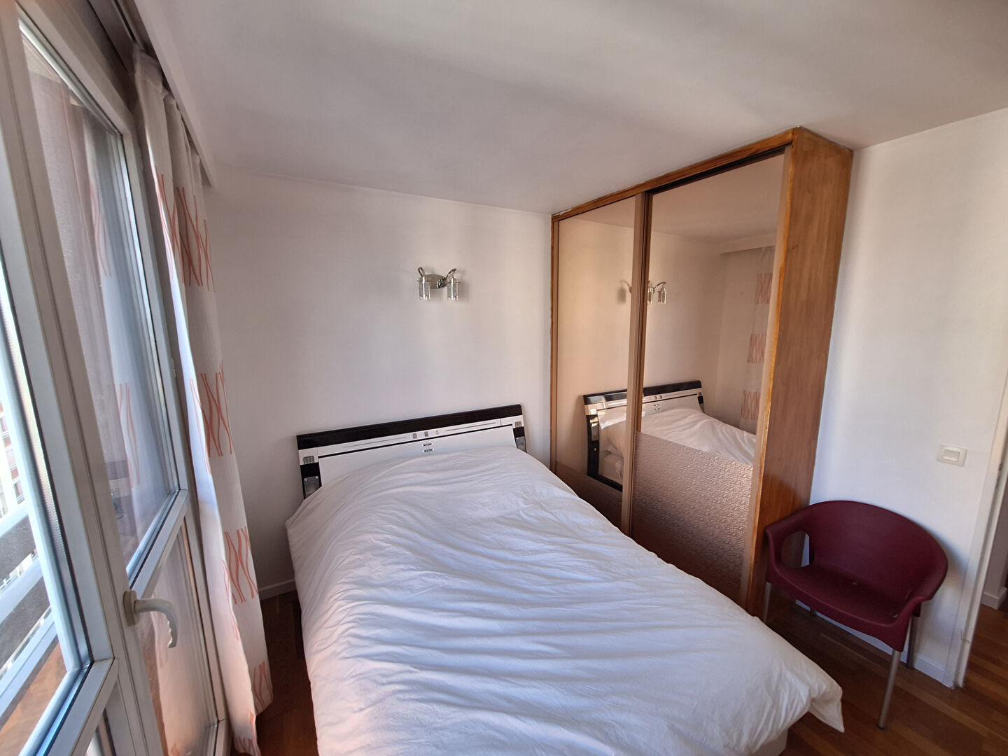 Photo PANTIN 3 pièces meublé + parking. image 4/6