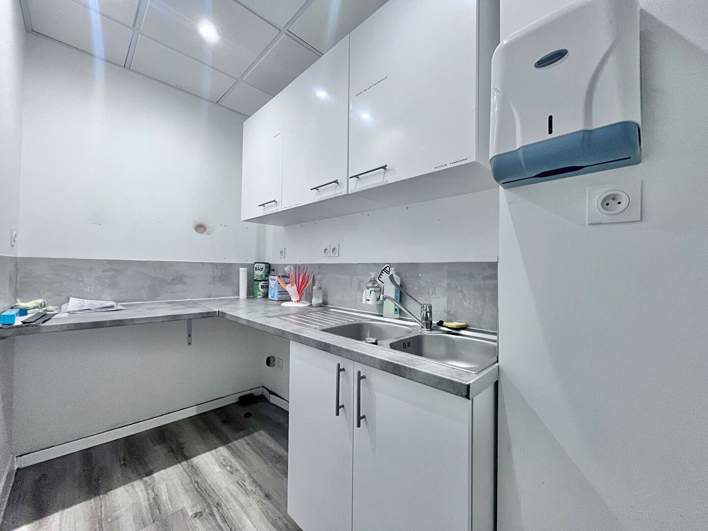 Photo Local 130 m² - Ancienne crèche - Paris 19ème - Secteur Bassin de la Villette image 5/6