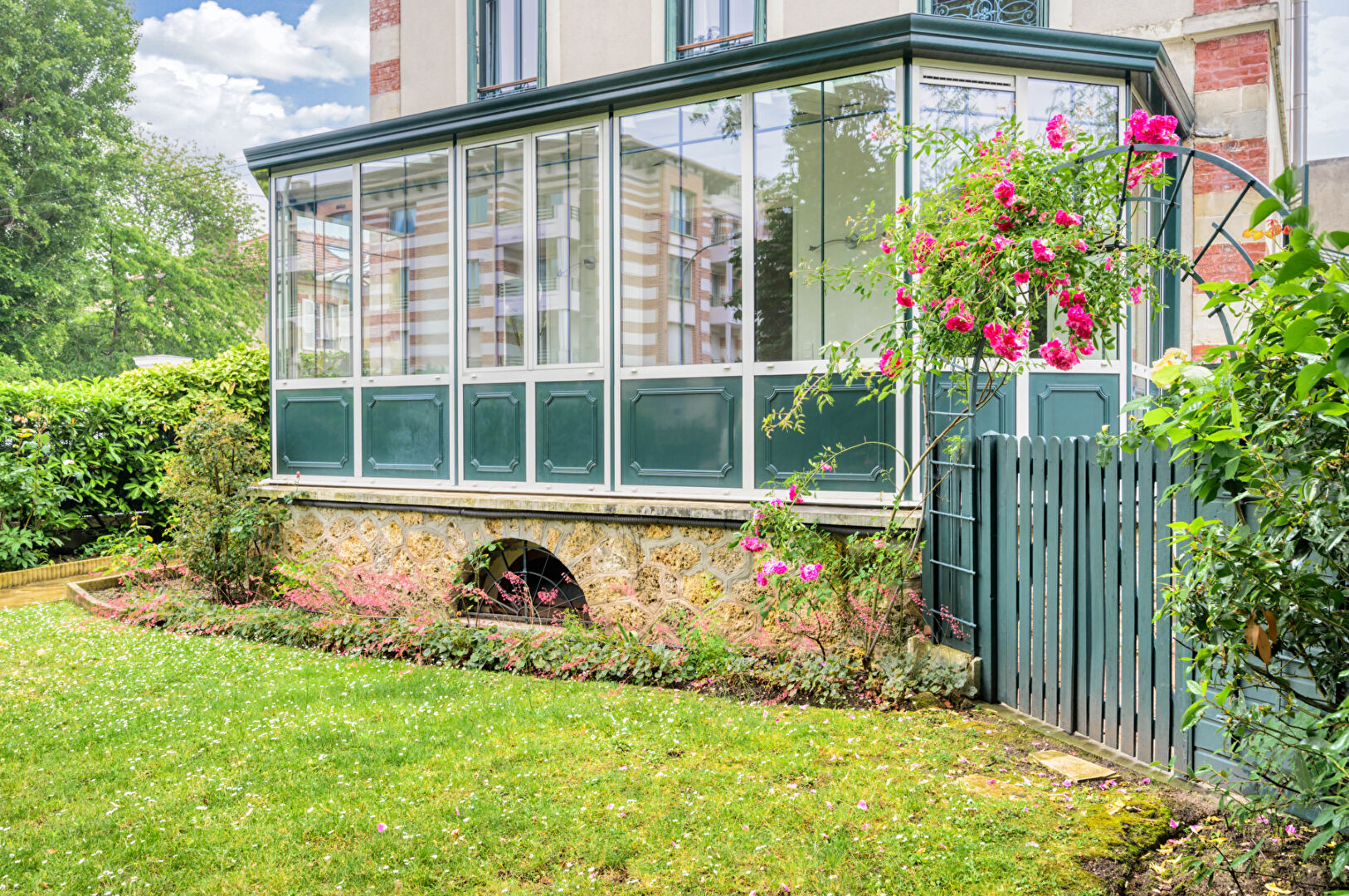 LE VESINET CENTRE - REZ DE MAISON