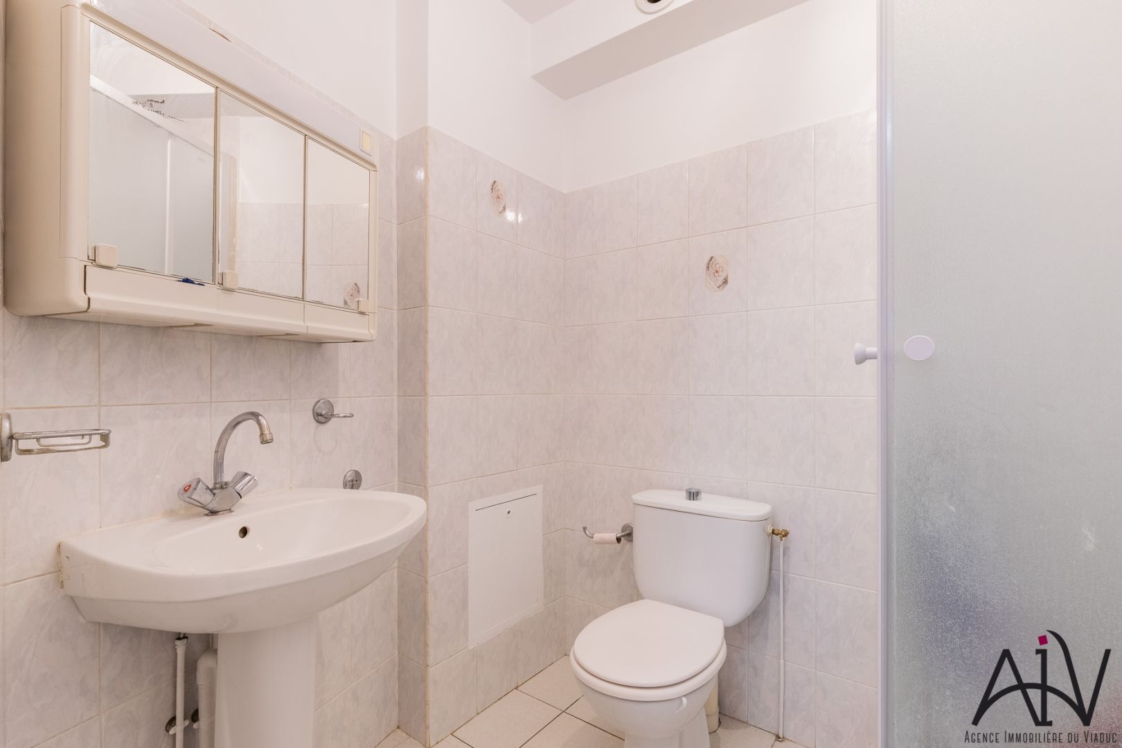 Photo Studio de 24 m2 avec balcon et parking image 5/6