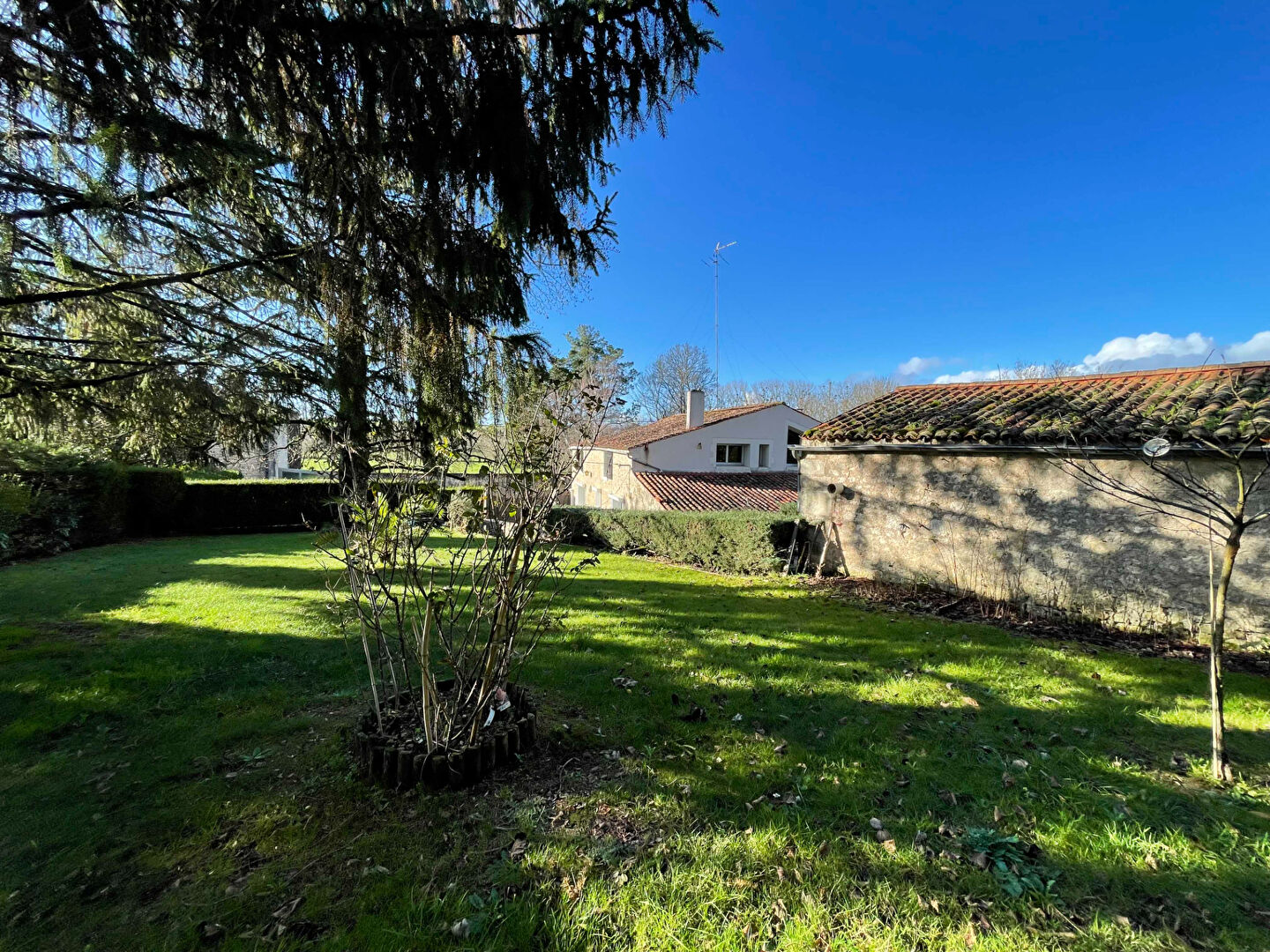 Photo Maison Fontenay Le Comte 5 pièce(s) 214 m². image 3/6