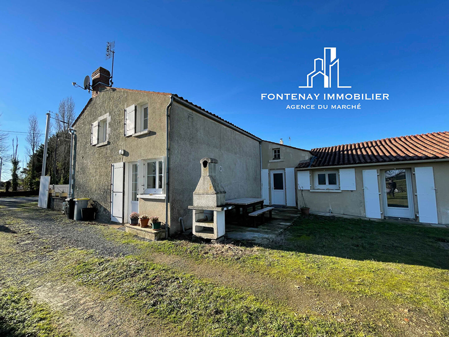 Photo Maison Fontenay Le Comte 6 pièce(s) 169 m2 image 1/6