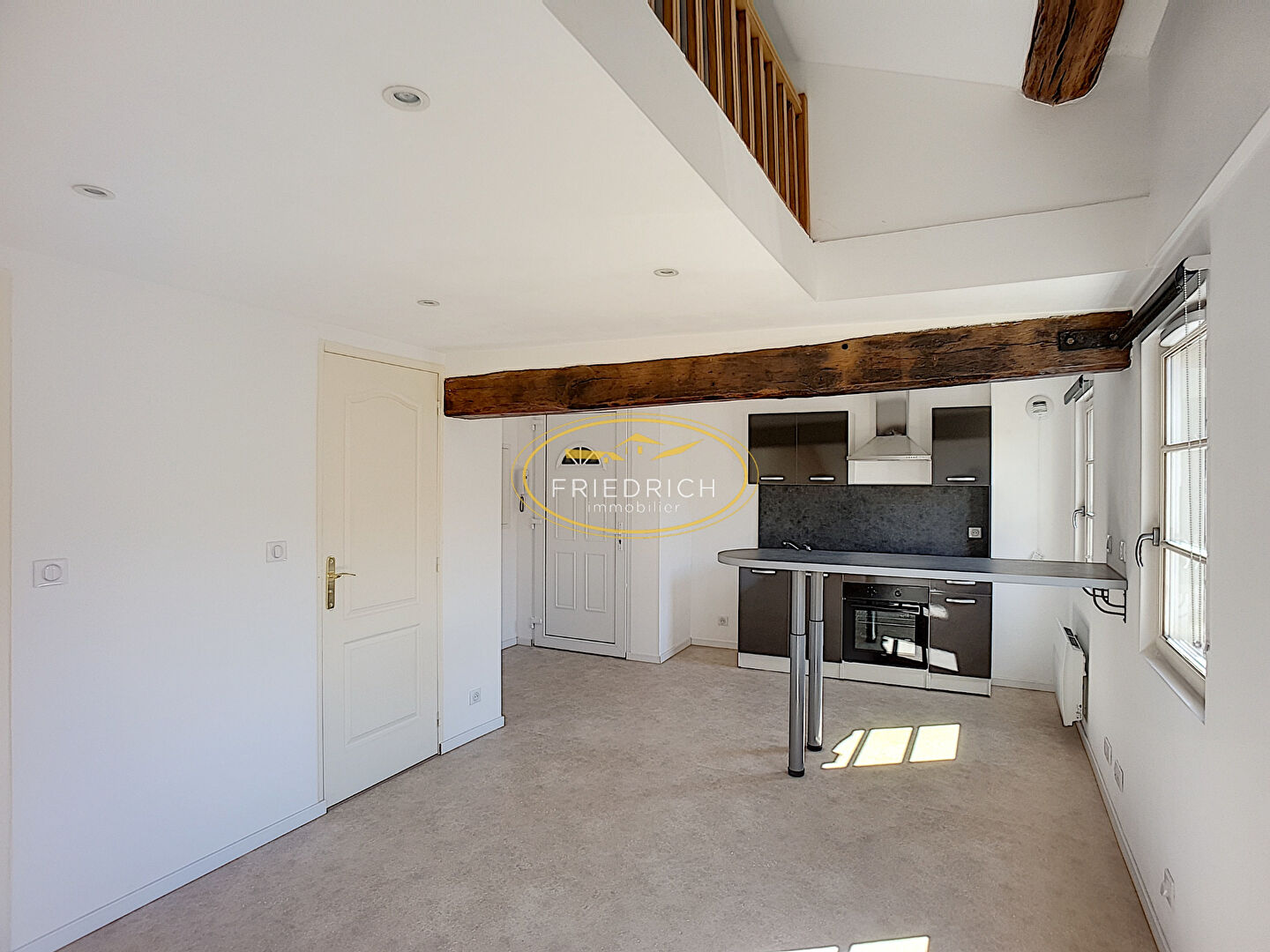 F1 EN DUPLEX ENTIÈREMENT RÉNOVÉ - BAR-LE-DUC