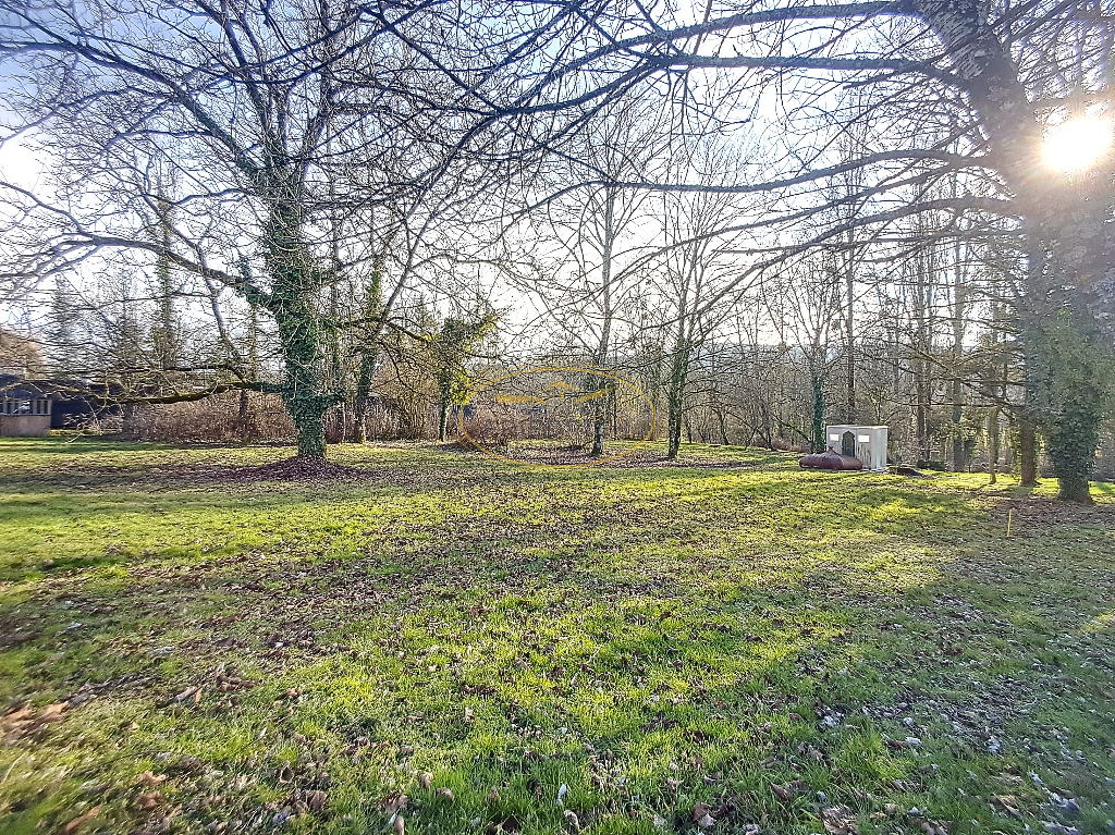 TERRAIN A BATIR, EMPLACEMENT IDYLLIQUE - NANCOIS-SUR-ORNAIN