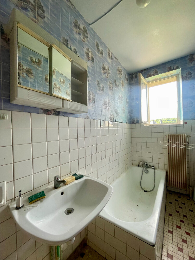 Photo MAISON DE VILLAGE INDIVIDUELLE- A RENOVER image 4/6