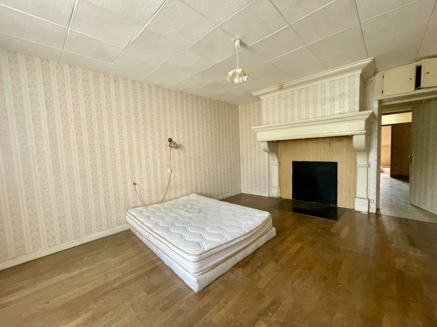 Photo MAISON DE VILLAGE INDIVIDUELLE- A RENOVER image 6/6